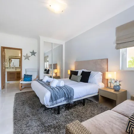 Ruby Βίλα Budens